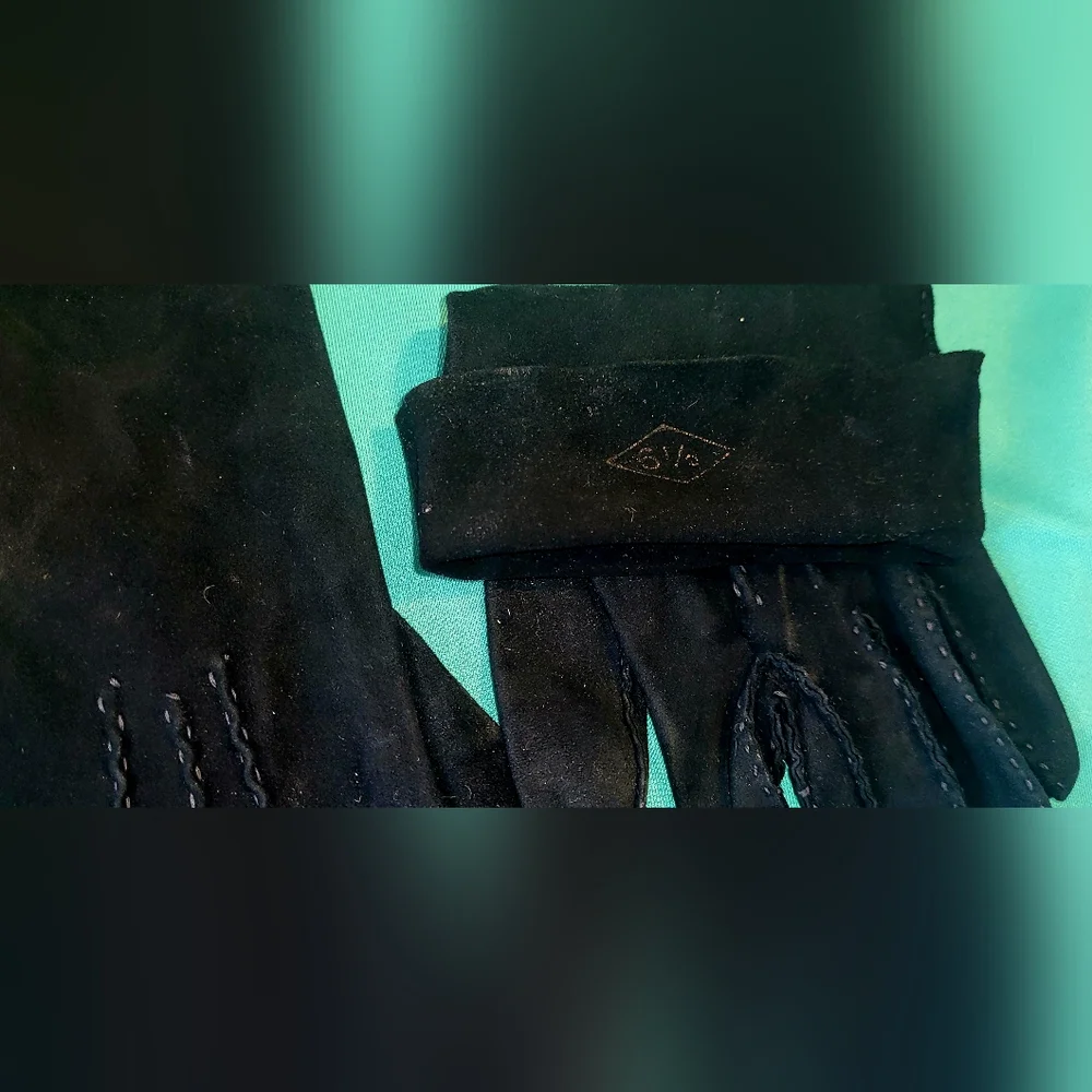 Elegant Black Gloves Vintage, Size 6.5 Women's Fashion Accessory, Soft